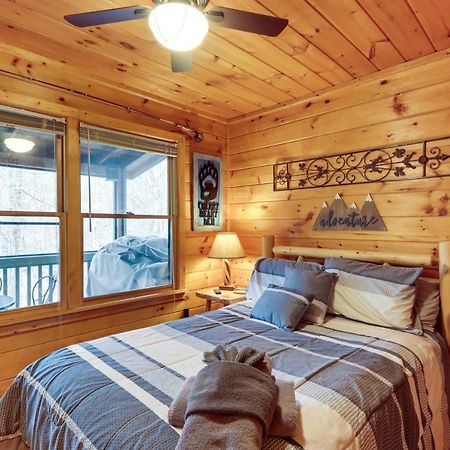 Blue Ridge Cozy Cabin In The Woods With Hot Tub! 외부 사진