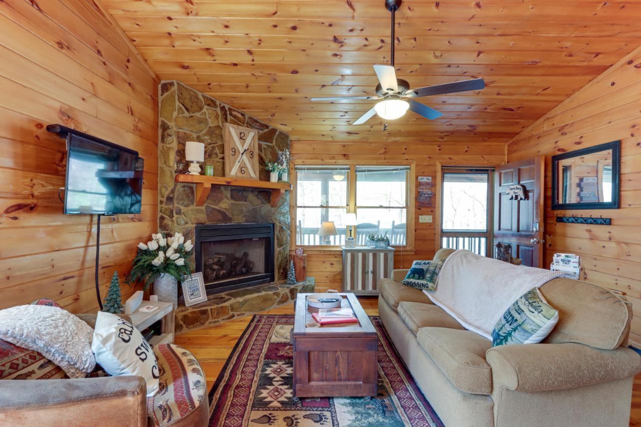 Blue Ridge Cozy Cabin In The Woods With Hot Tub! 외부 사진